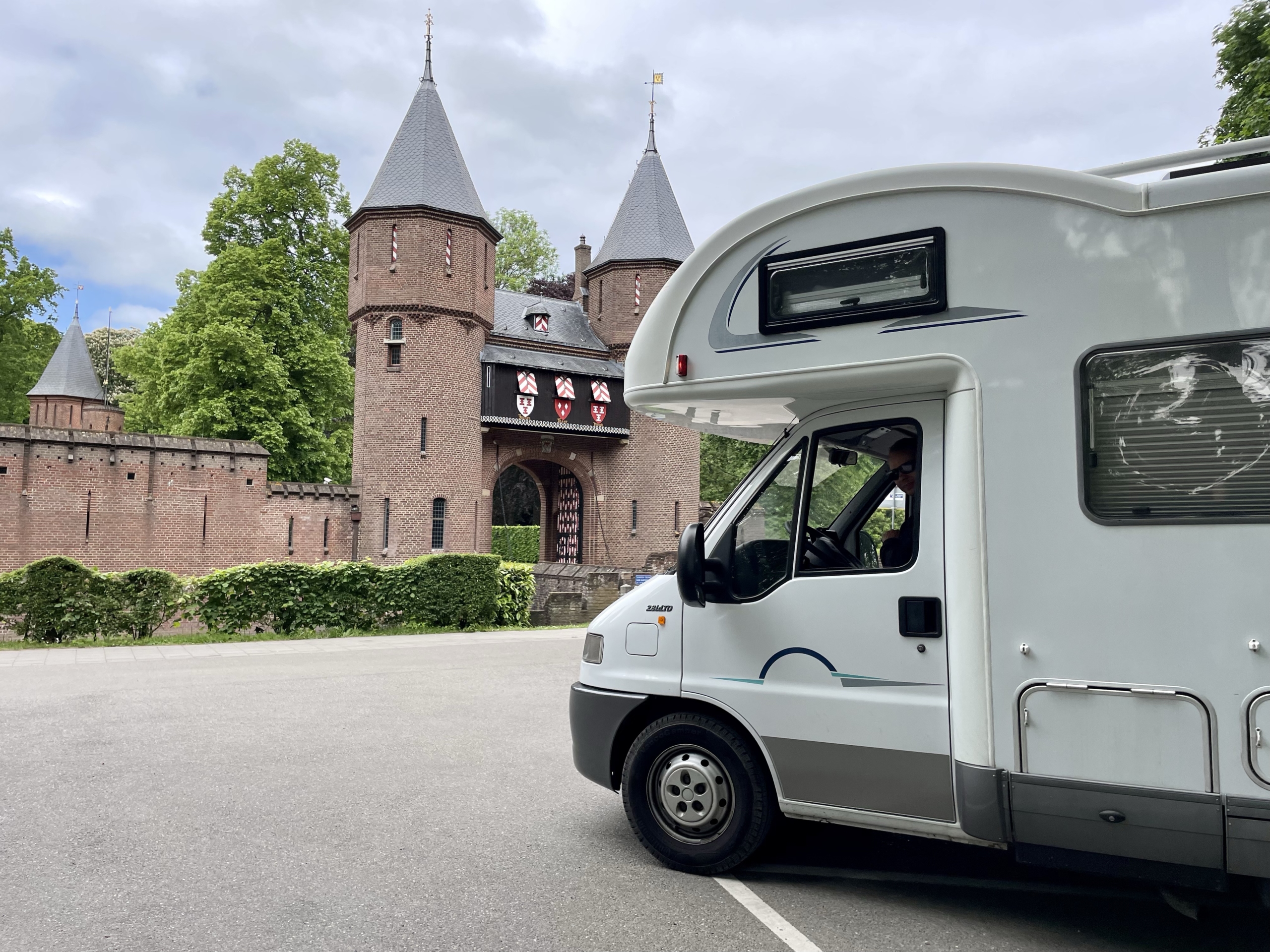 Floki am Schloss
