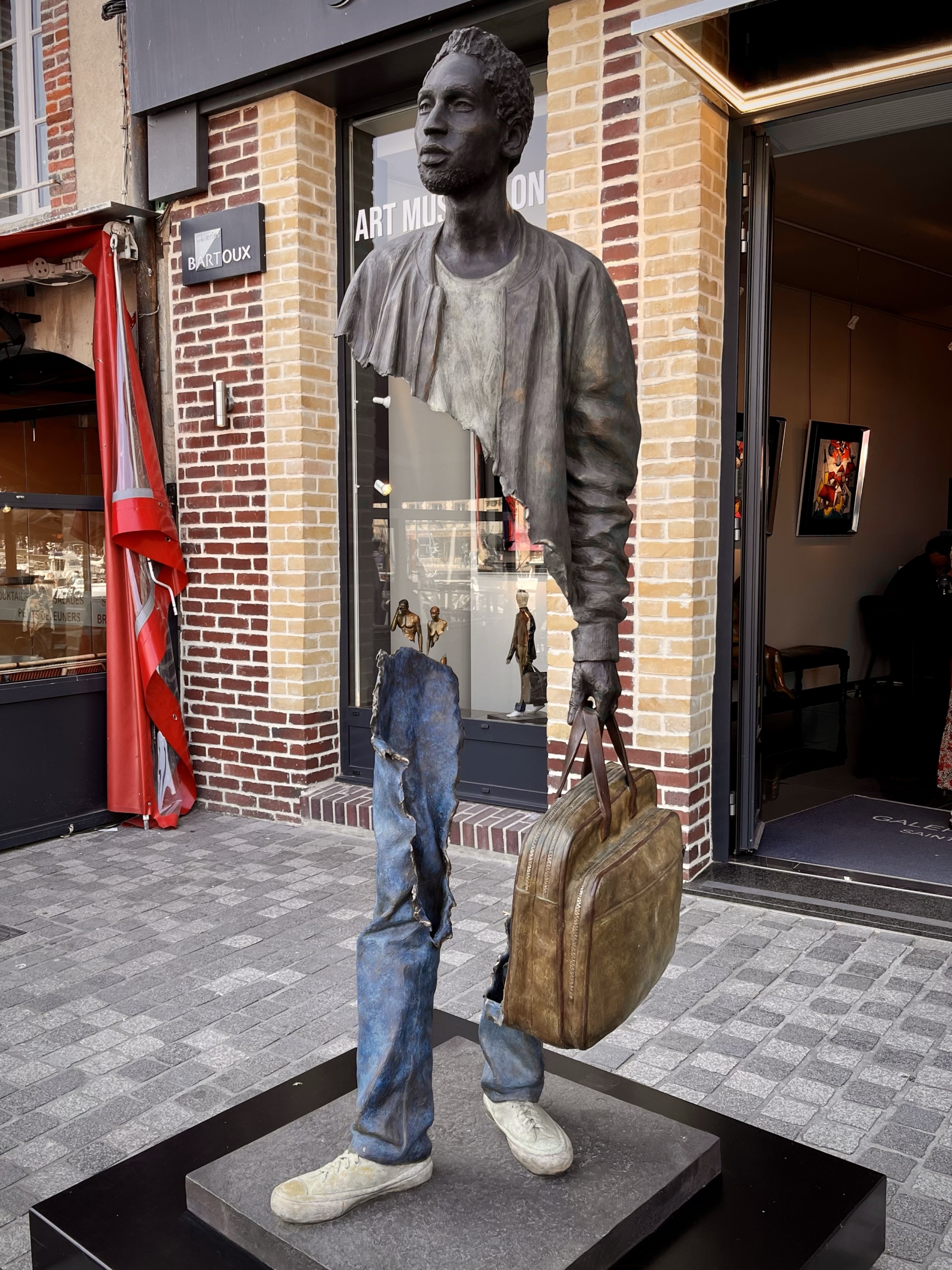 Honfleur-Kunstprojekt-Mann