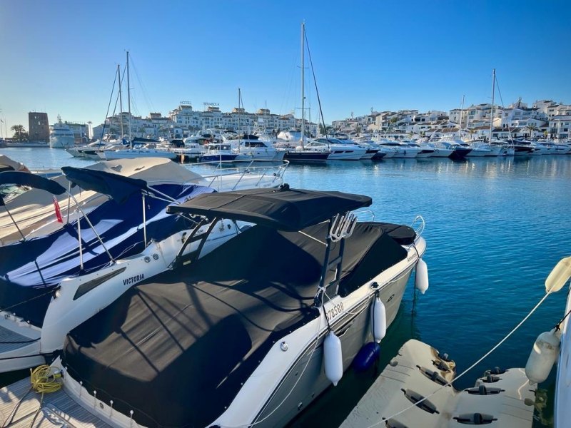 Mabella-Hafen-Boote