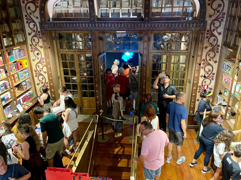 Portugal-Eingang-Livraria-Lello