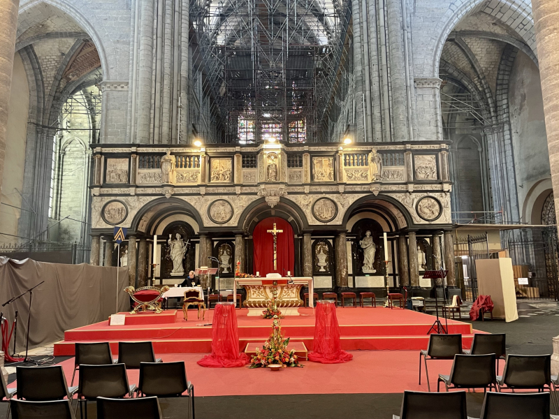 Kathedrale-Notre-Dammei-Altar