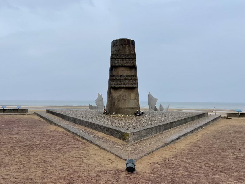 Omaha-Beach-Strand-Denkmal