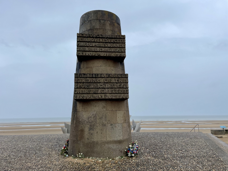 Omaha-Beach-Strand-Denkmal