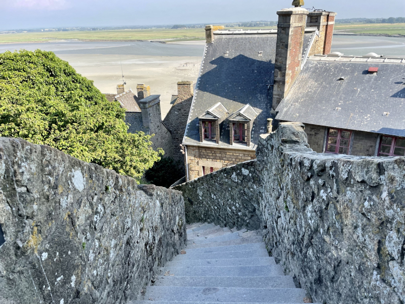 Weg-durch-die-Klosteranlage