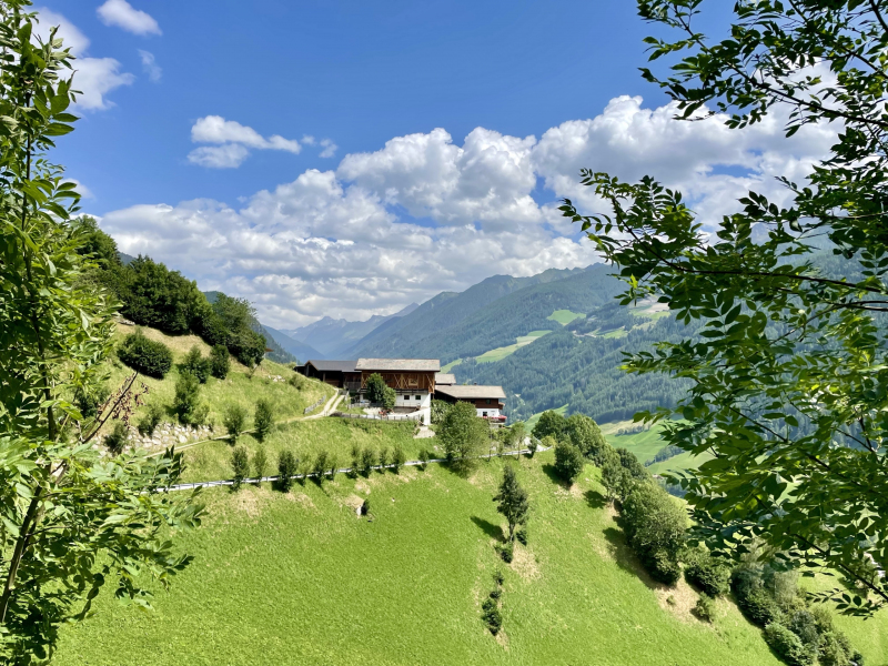 Wanderweg-zur-Bizathütte