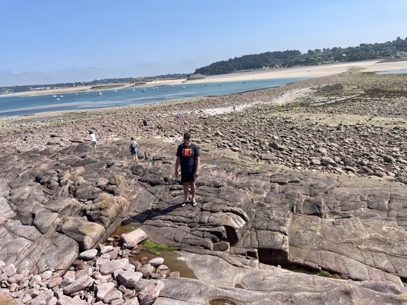 Bretonische-Atlantikküste-Daniel-am-Steinstrand