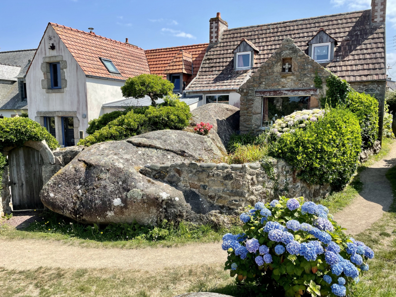 Häuser-Granitküste