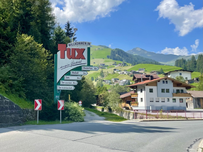 Orteingangschild-Tux-Vorderlanersbach