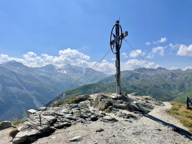 Gipfelkreuz-Grübelspitze-Tux