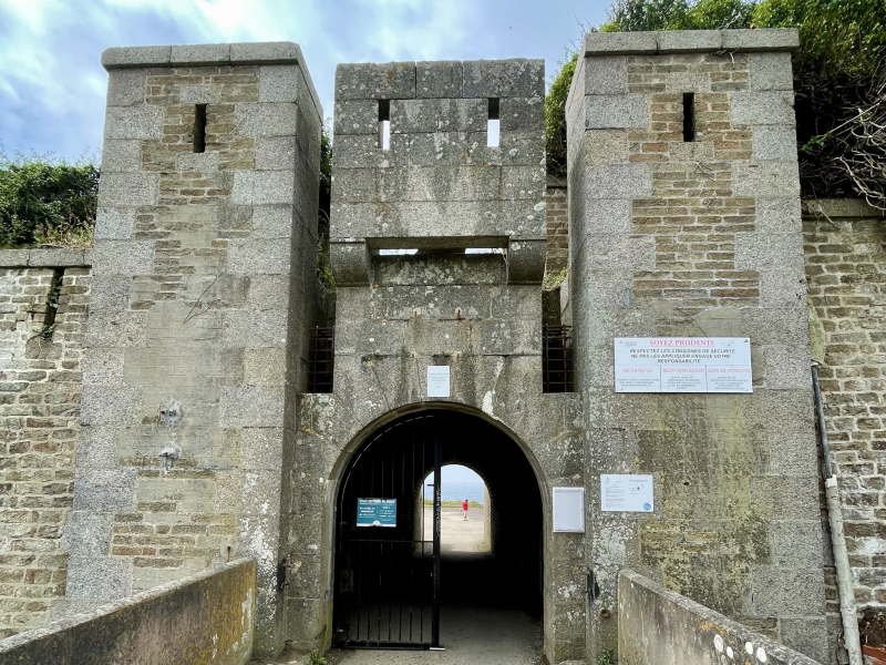 Nostalgisches-Fort-Eingang
