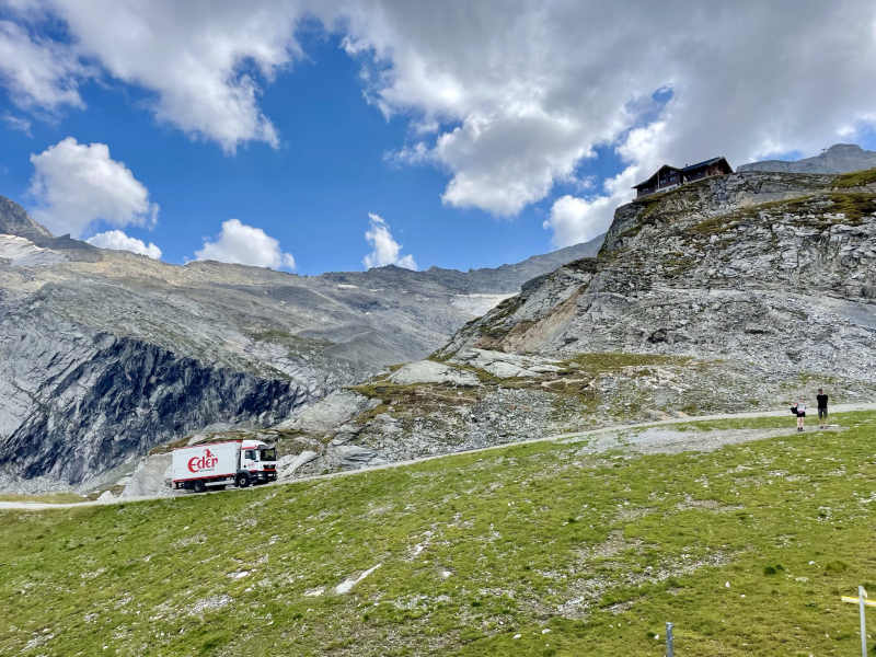 Hintertuxer-Gletscher-Eder-Getränke-LKW