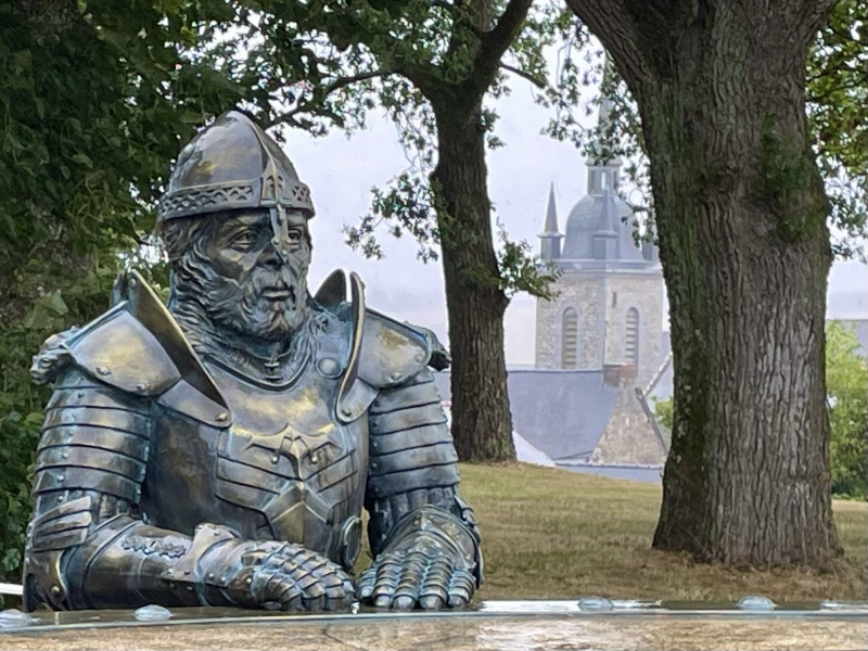 Brocéliande-Ritter-der-Tafelrunde-Denkmal