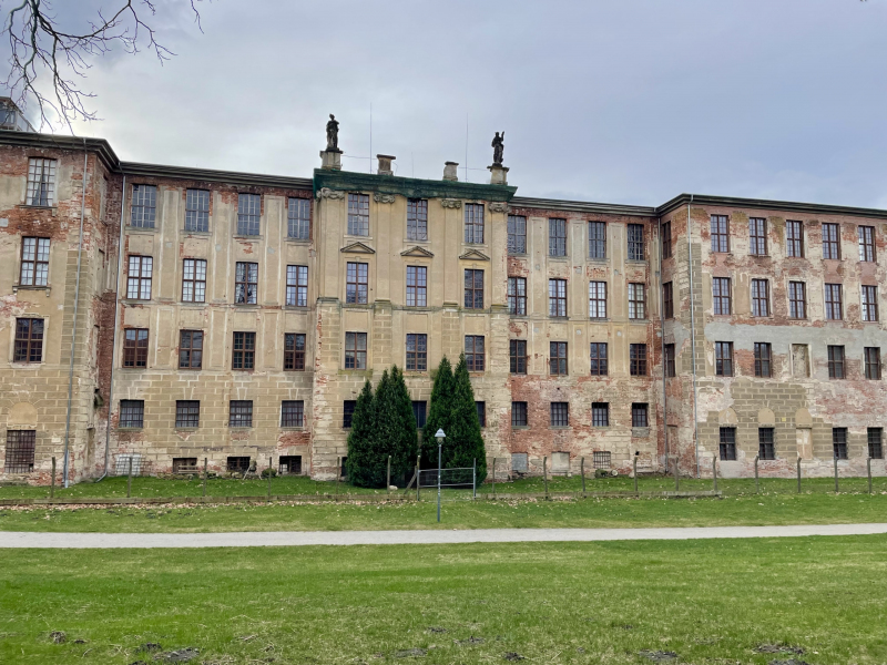 Frontansicht-Schloss-Katharina-die-Große