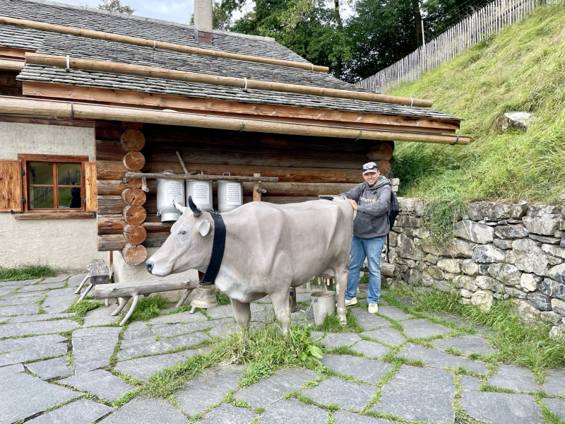 Alpenwunder-Heididorf-Maienfeld-Alphütte