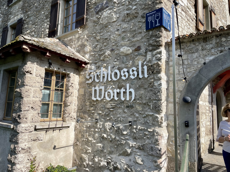 Schloss-Neuhausen-am-Rheinfall