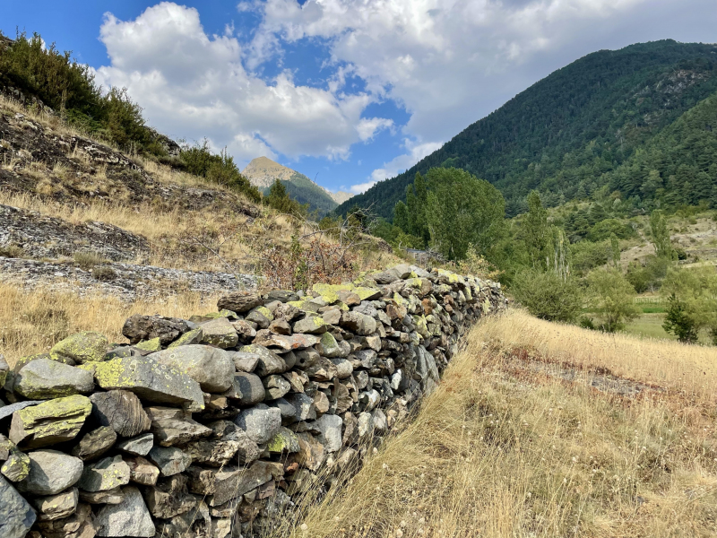 Spanien-Sallent de Gállego-Mauer