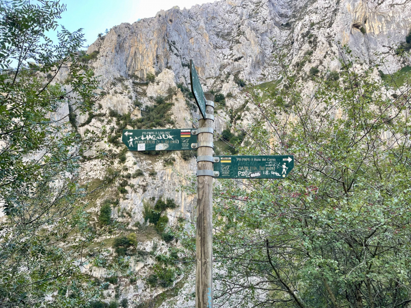 Picos-de-Europa-Ruta-del-Cares-Wegweiser