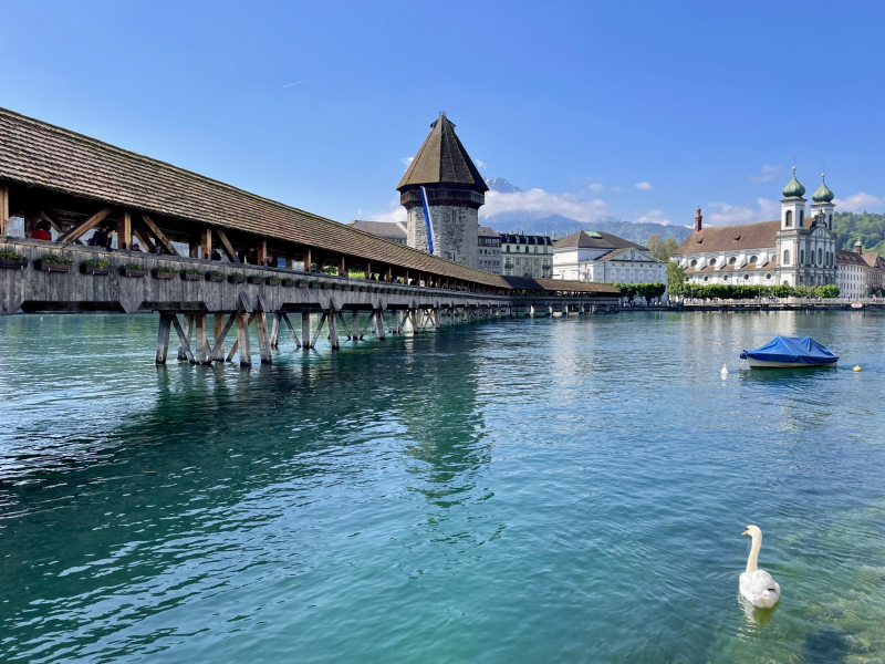 Kapellbrücke-und-Wasserturm-Luzern