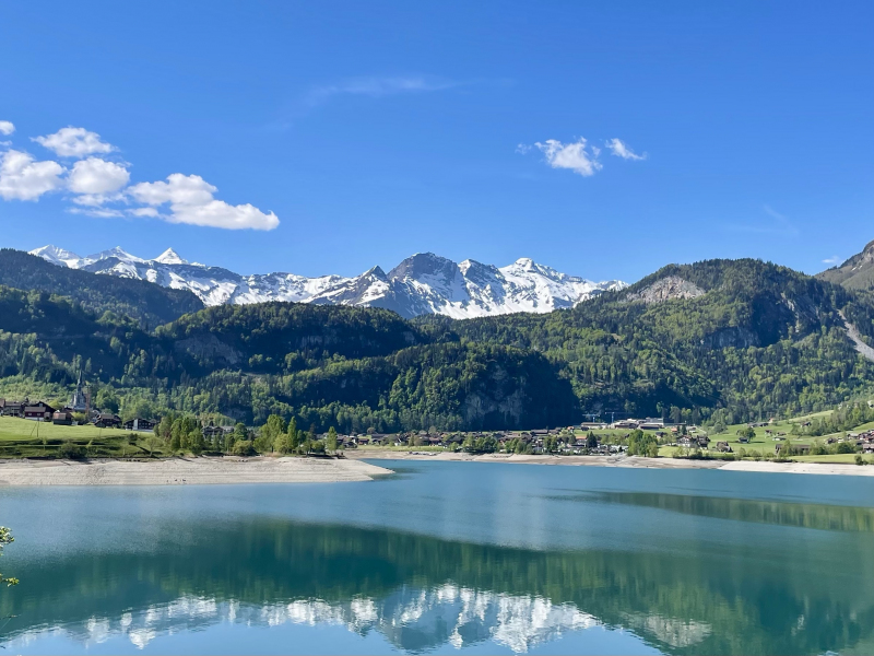 Lungern-Aussicht-Bergsee