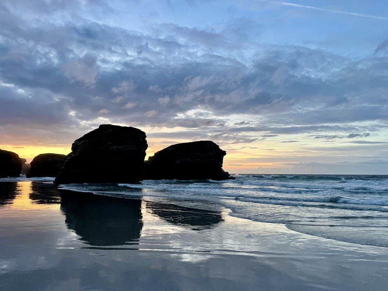 Galicien-Sonnenuntergang-am-Strand