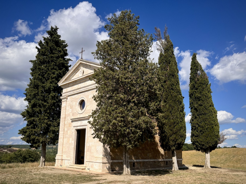 Toskana-Chapel-of-our-Lady-of-Vitaleta