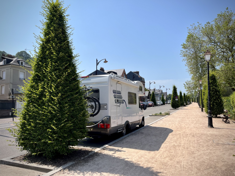 Honfleur-Parkplatz-für-Floki