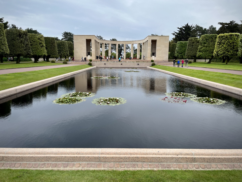 D-Day-Omaha-Beach-Soldatenfriedhof-Kapelle
