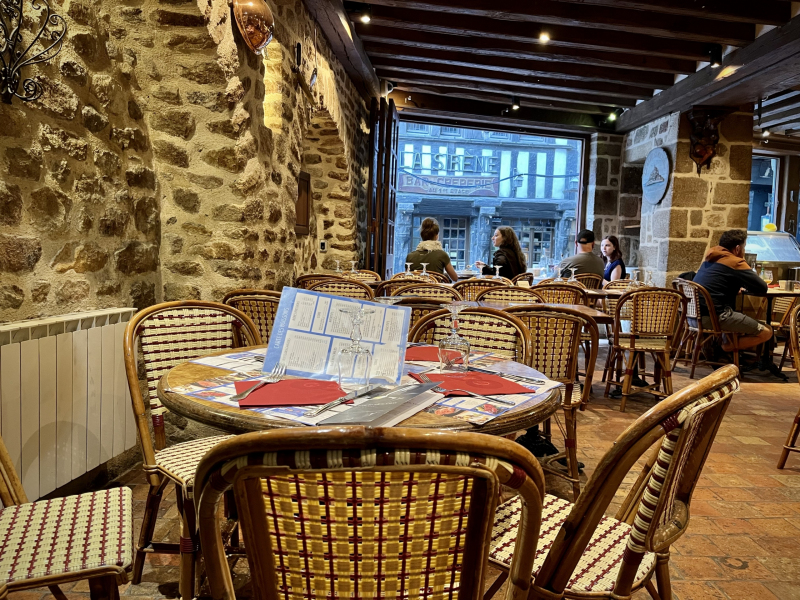 Restaurant-Tisch