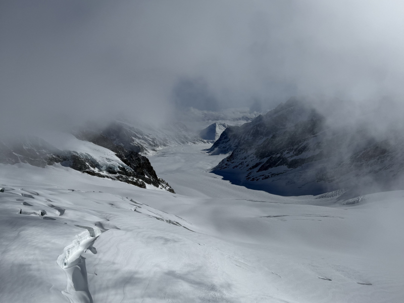 Aletschgletscher-im-Nebel
