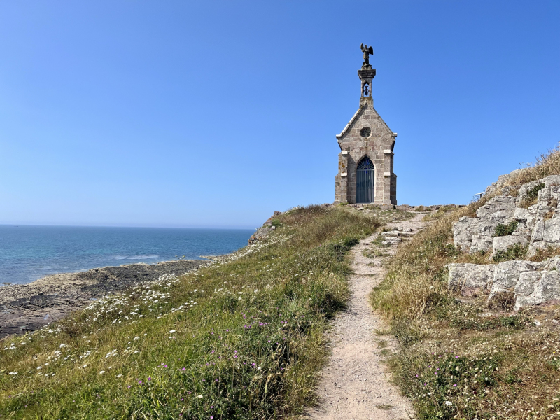 Bretonische-Atlantikküste-Kapelle
