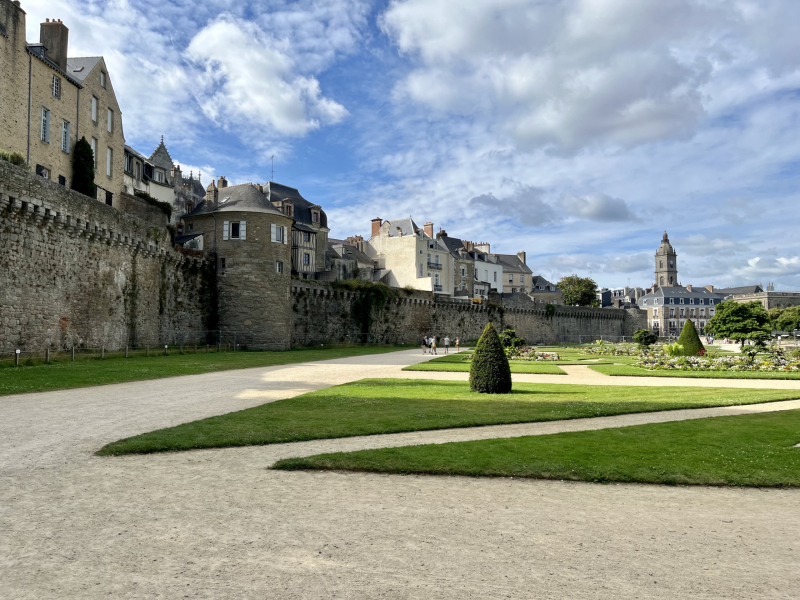 Garten-vor-der-Stadtmauer