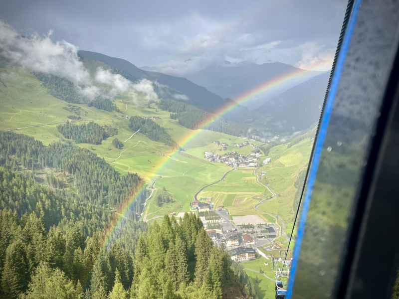 Regenbogen-Hintertuxer-Gletscher
