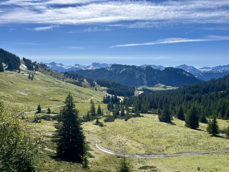 Herbstanfang-Alpenaussicht