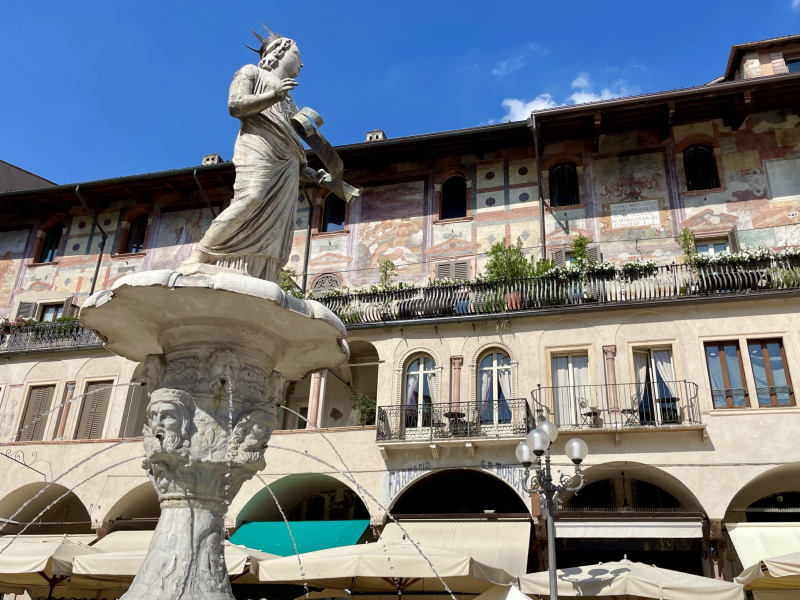 Piazza-delle-Erbe