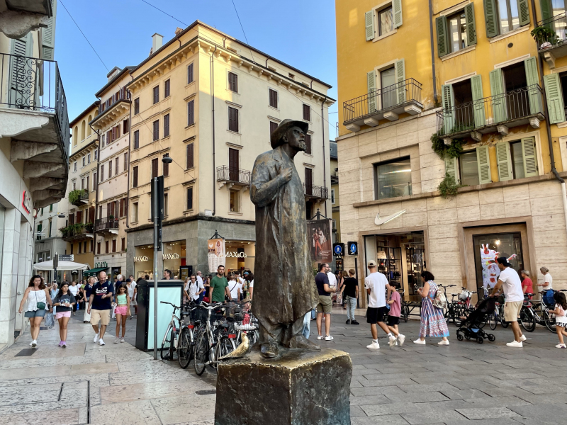 Statue