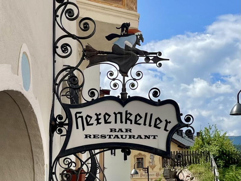 Hexenkeller-Schild