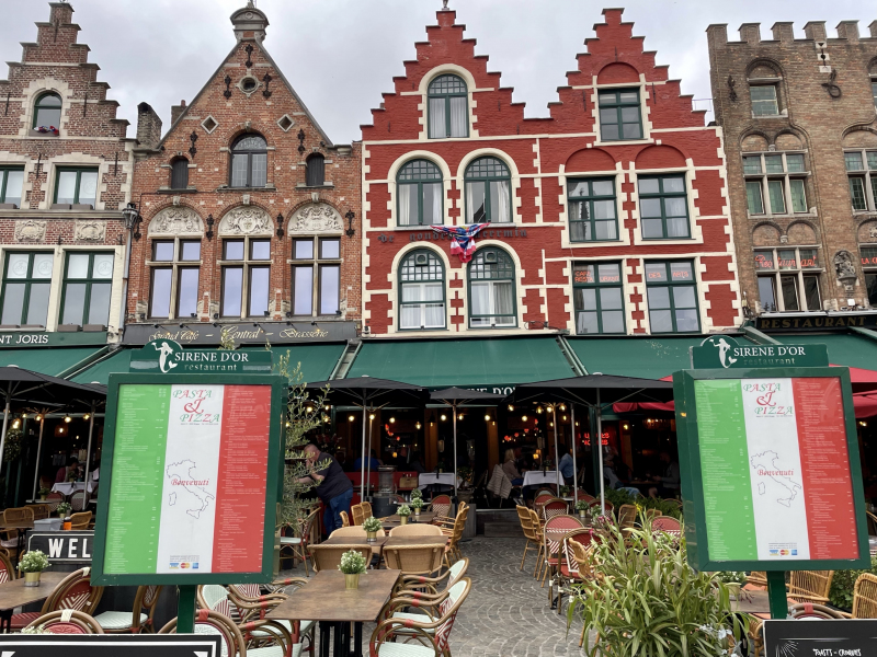 Brügge-Grote-Markt-Eingang-Restaurant